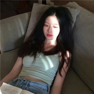 踮起脚尖靠近你
